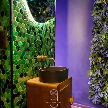 Jungle Balneo/cinema By Hc * Hyeres