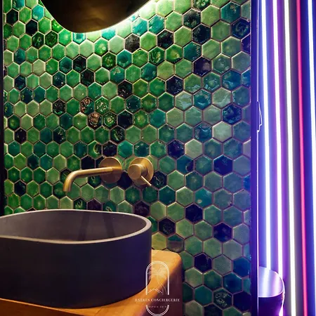 Jungle Balneo/cinema By Hc Hyeres